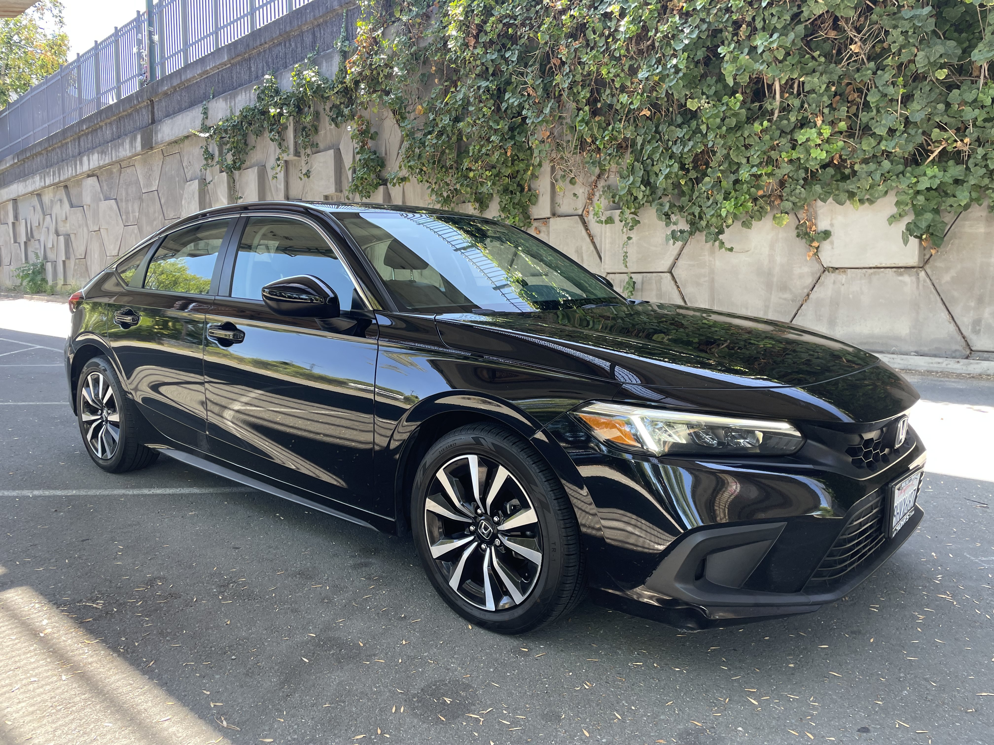 Used 2023 Honda Civic EX-L image 2