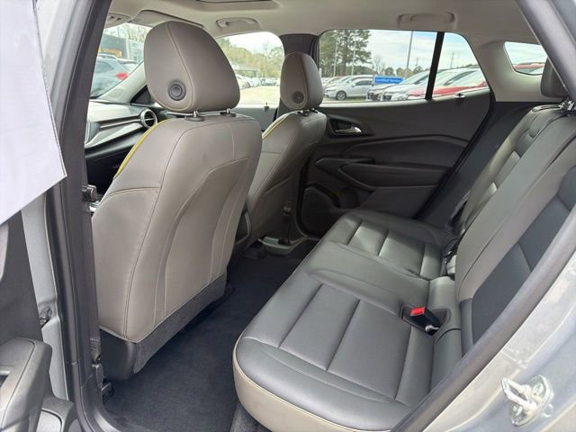 Used 2024 Chevrolet Trax ACTIV w/ Sunroof Package image 17