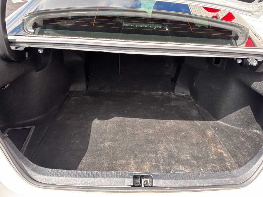 Used 2020 Toyota Camry LE FWD image 29
