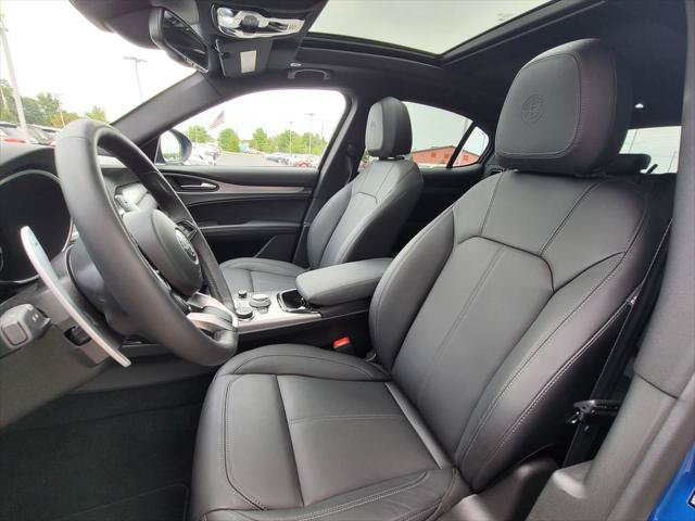Used 2025 Alfa Romeo Stelvio Sprint AWD/4WD image 18