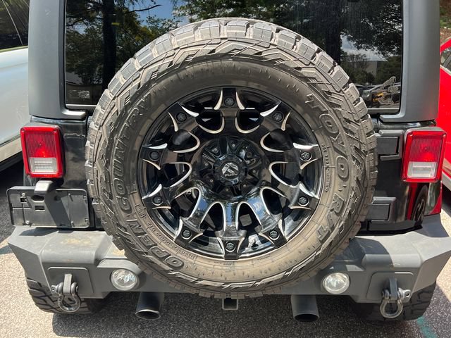 Used 2017 Jeep Wrangler Unlimited Sahara AWD/4WD image 8