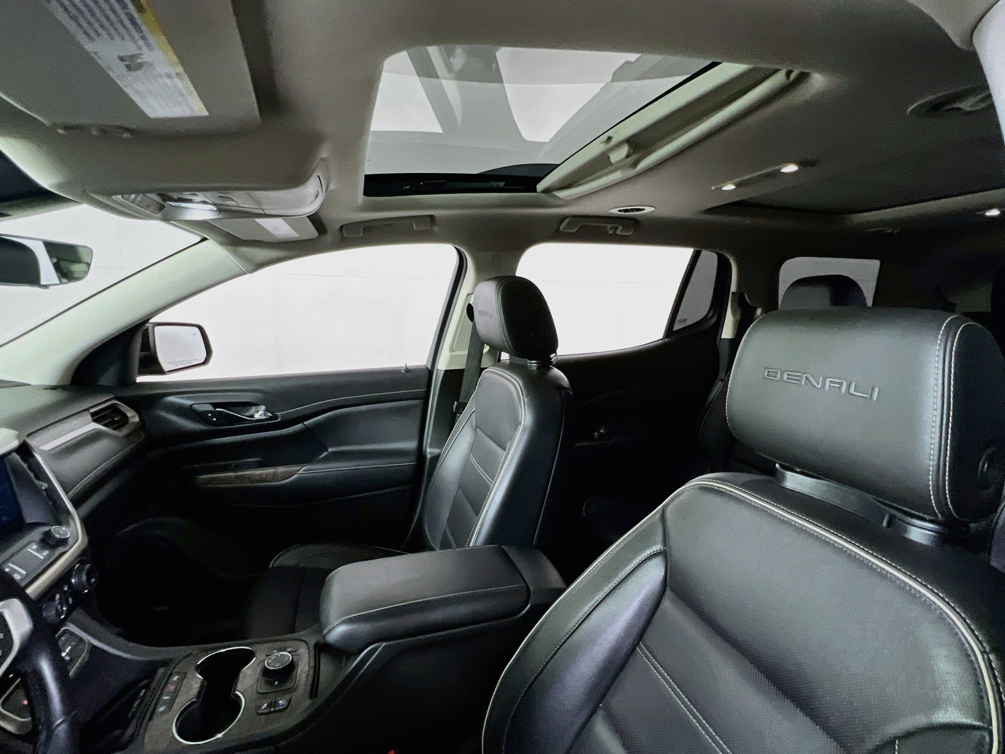 Used 2021 GMC Acadia Denali w/ Denali Ultimate Package AWD/4WD image 22