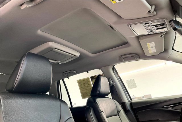 Used 2021 Honda Pilot Touring image 24