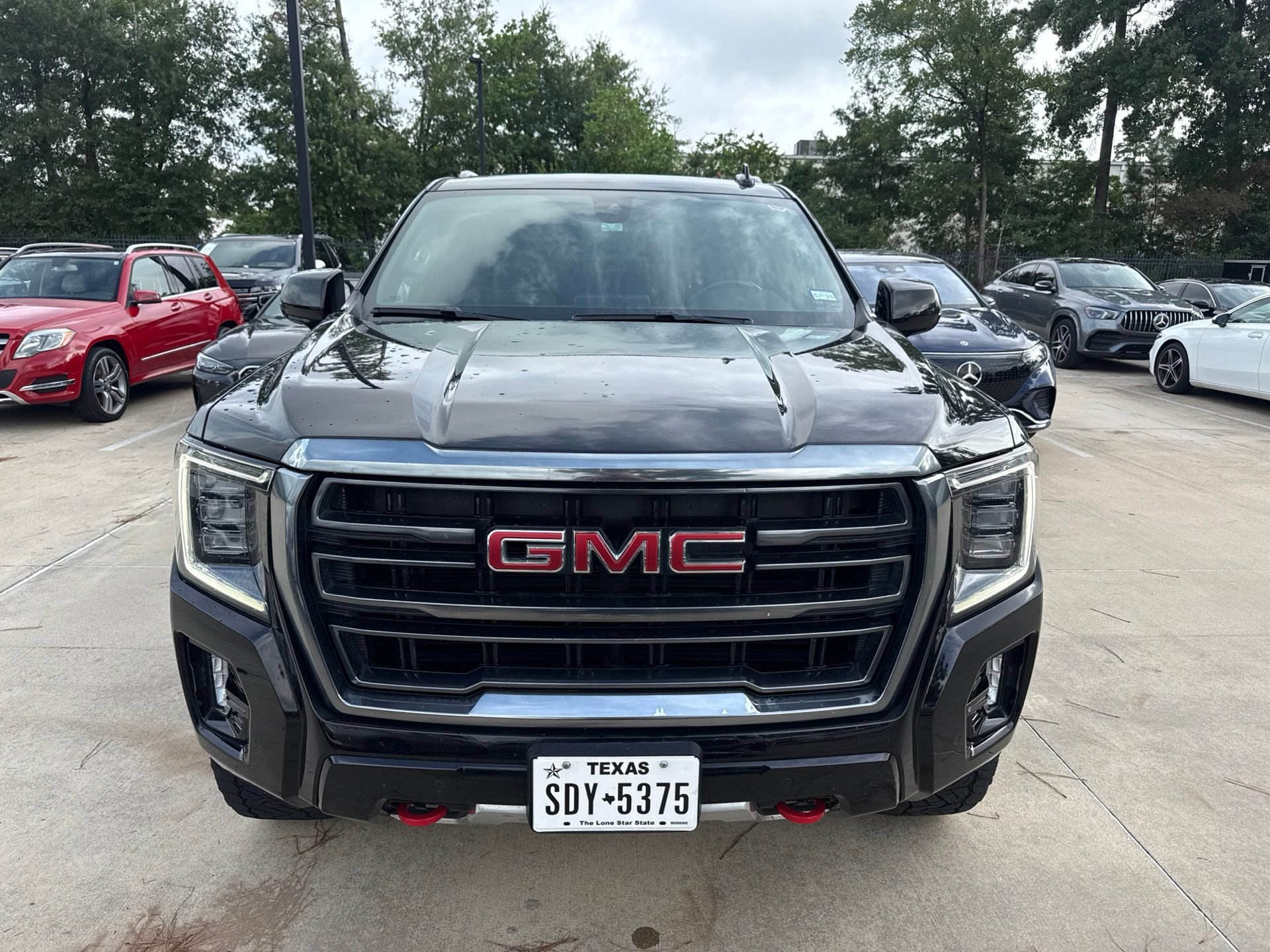 Used 2022 GMC Yukon XL AT4 AWD/4WD image 2