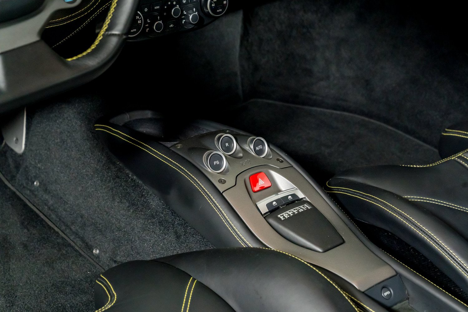 Used 2010 Ferrari 458 Italia Coupe RWD image 21