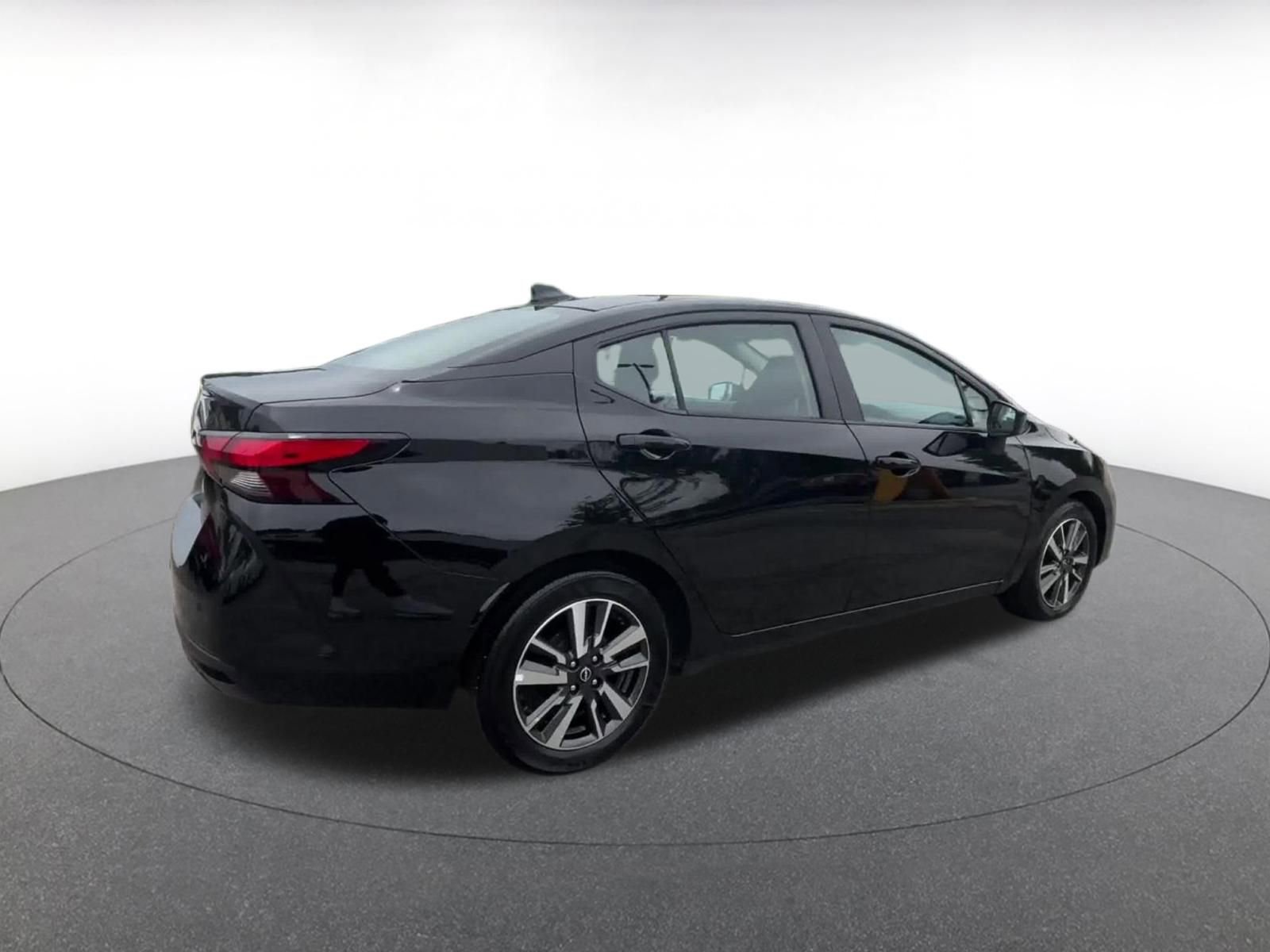 Used 2025 Nissan Versa SV FWD image 14