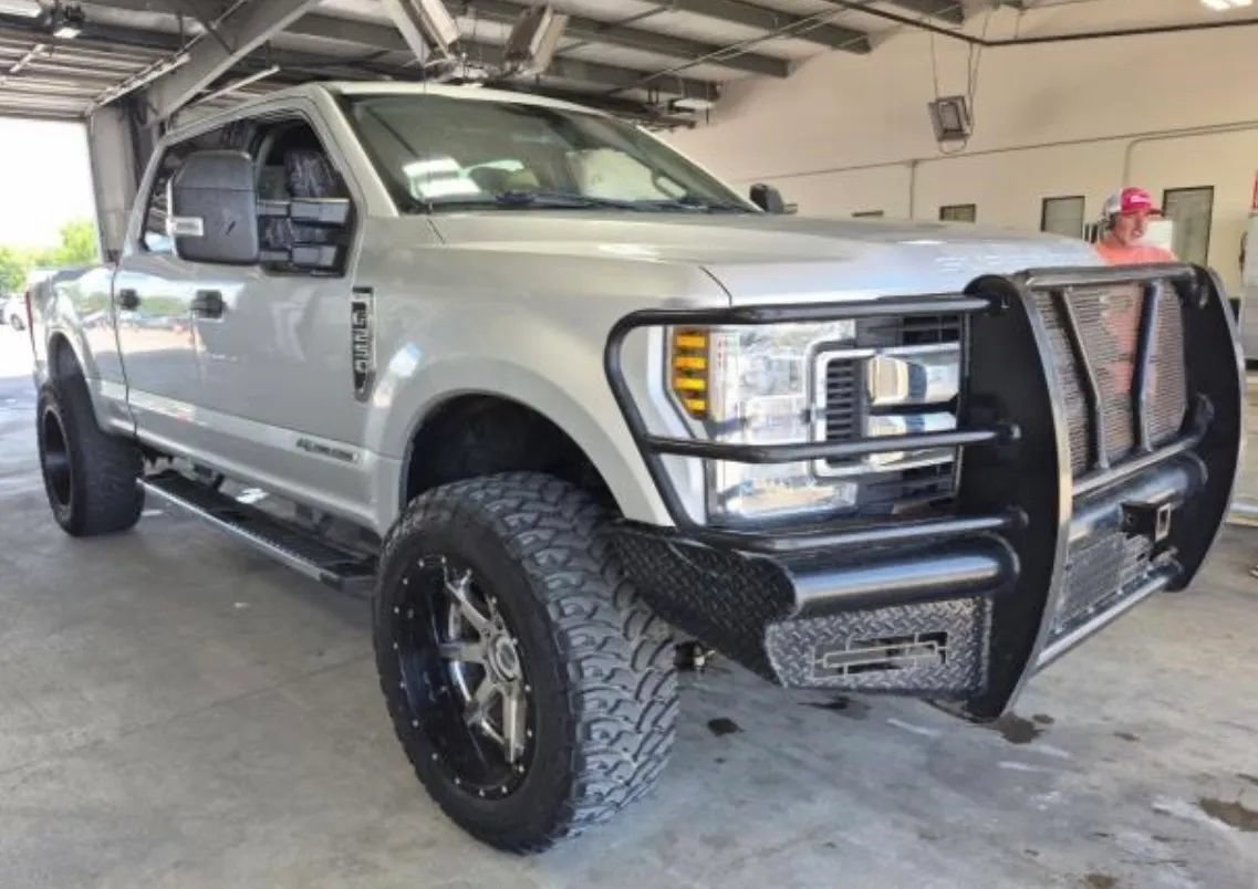 Used 2019 Ford F250 XLT AWD/4WD image 2