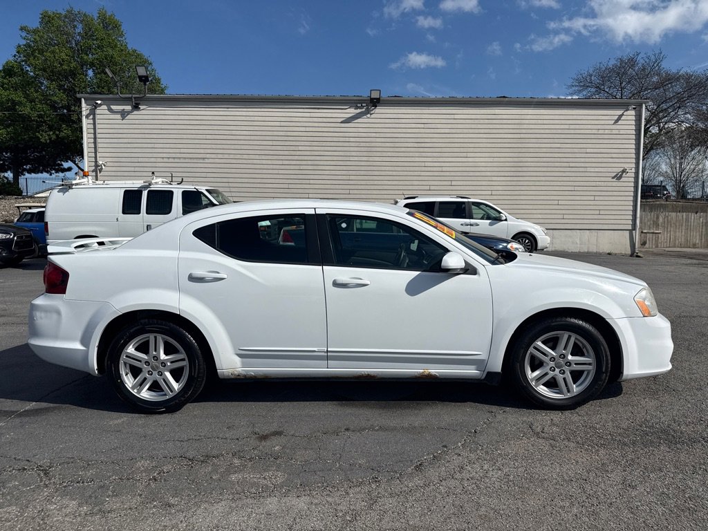 Used 2013 Dodge Avenger SXT image 5
