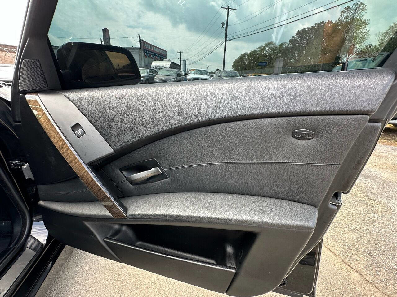 Used 2006 BMW 530xi Sedan image 17