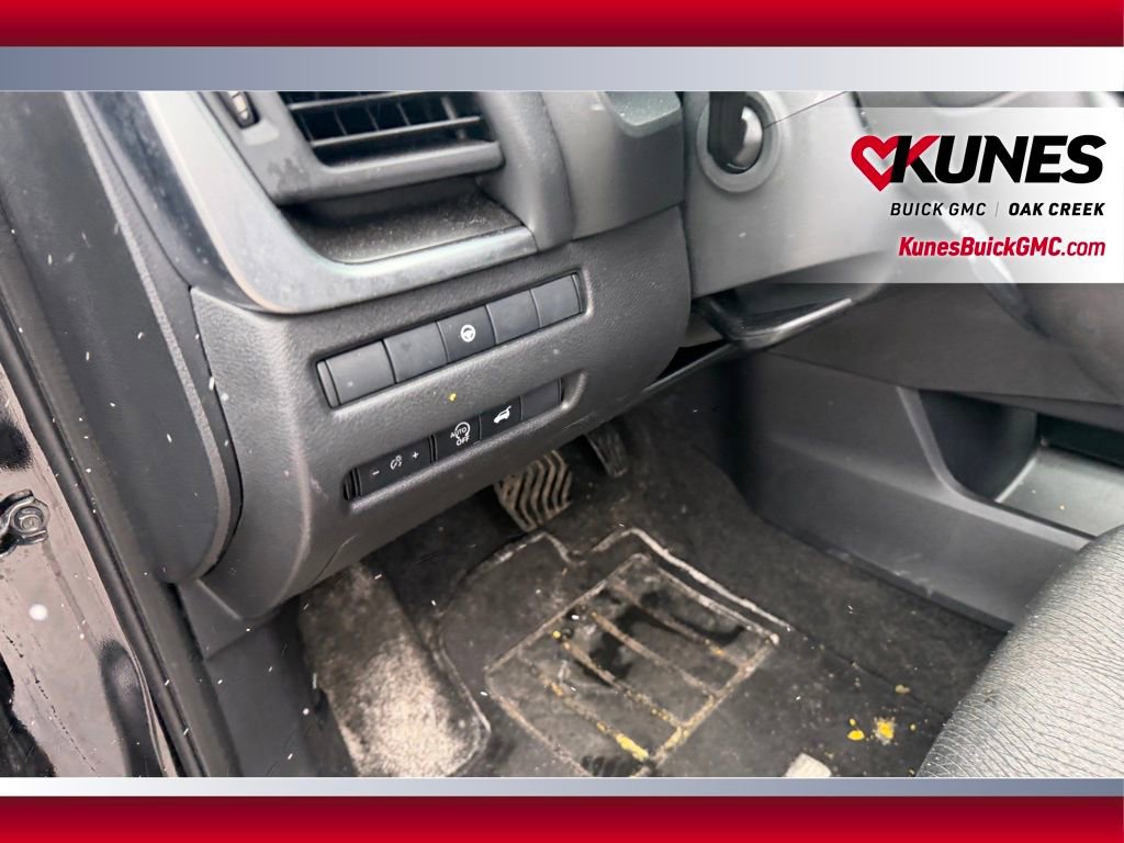 Used 2025 Nissan Rogue SV image 10