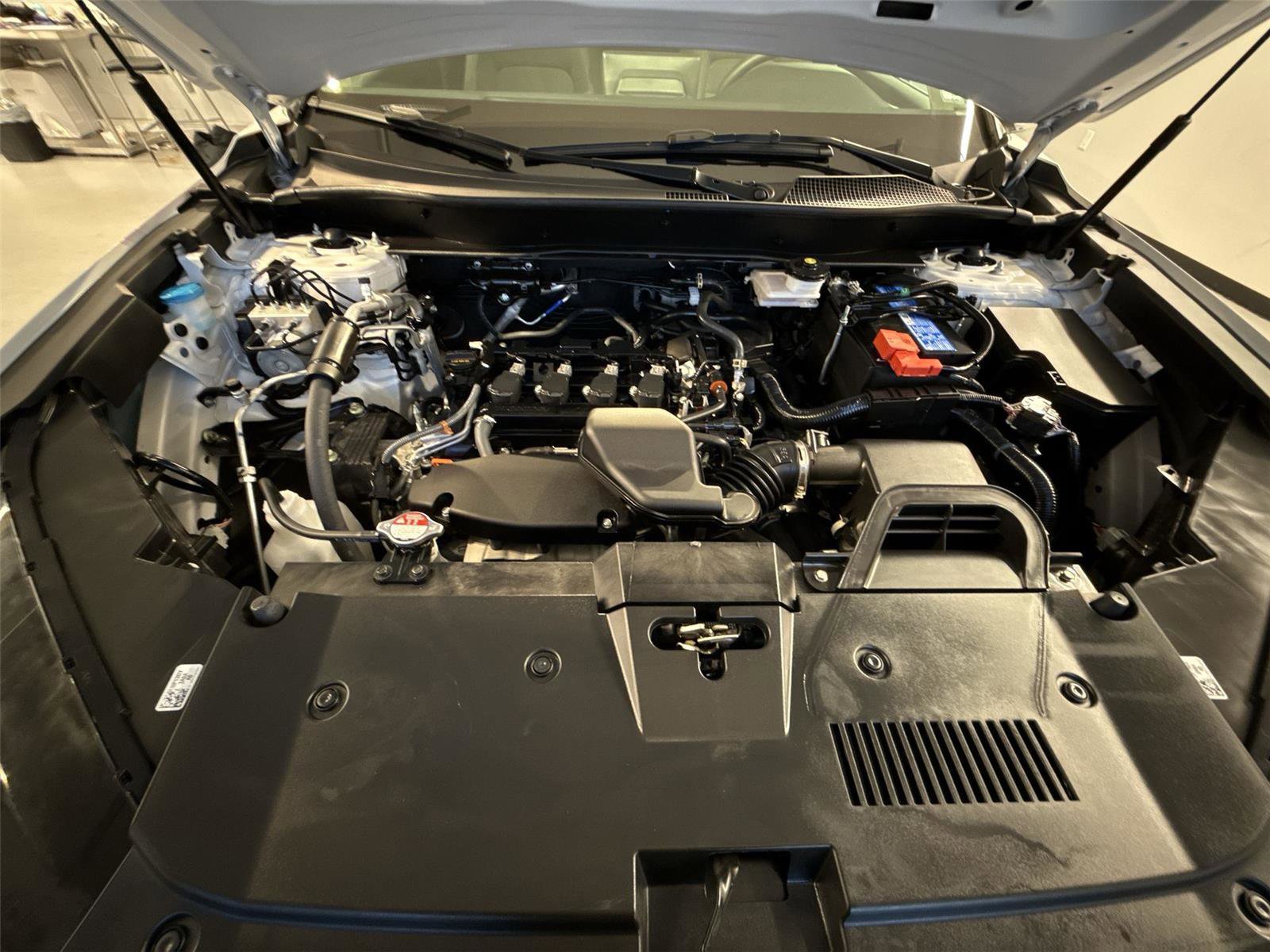 Used 2025 Honda CR-V EX image 18