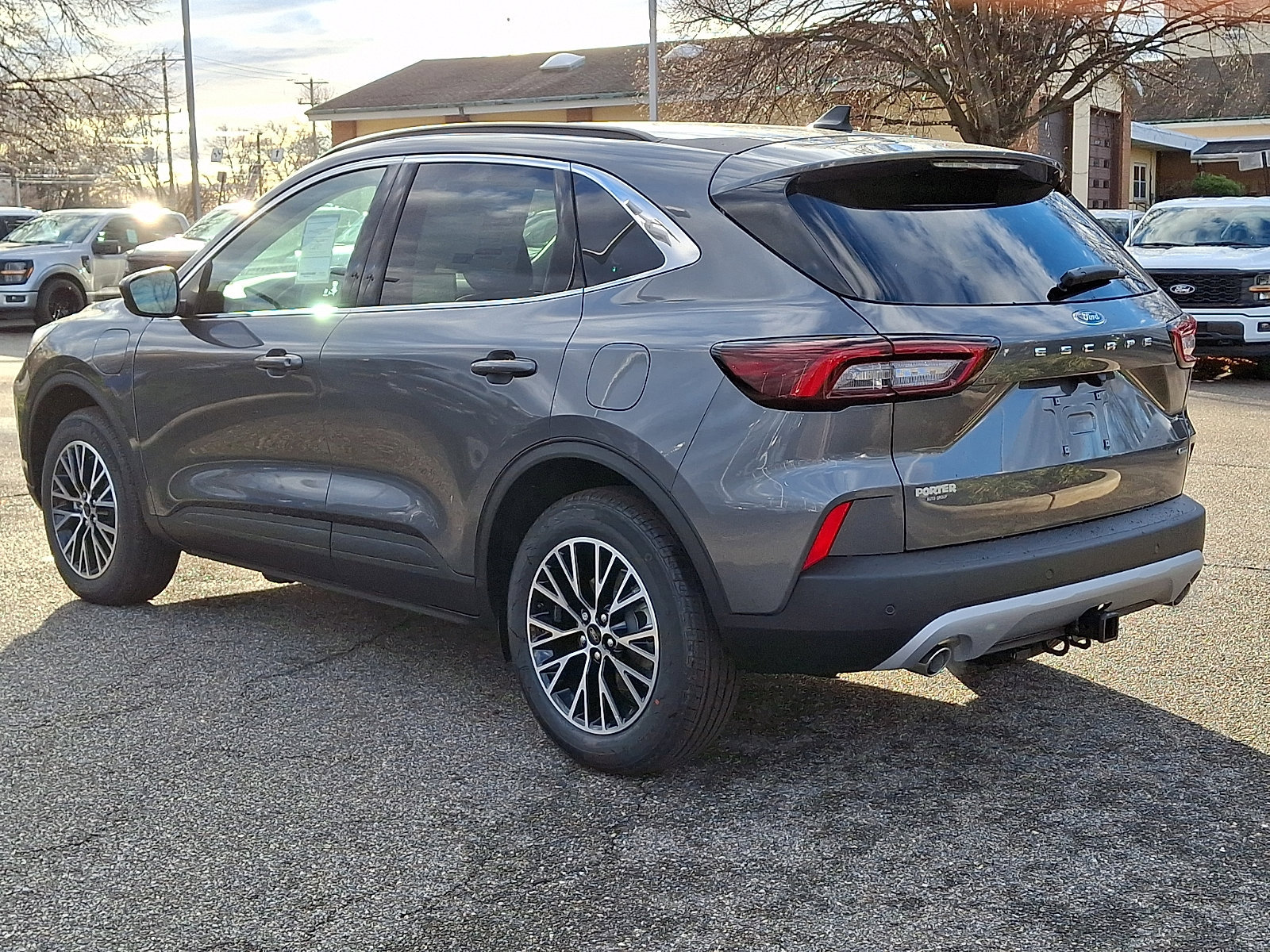 New 2026 Ford Escape SE w/ Class II Trailer Tow Package FWD image 5