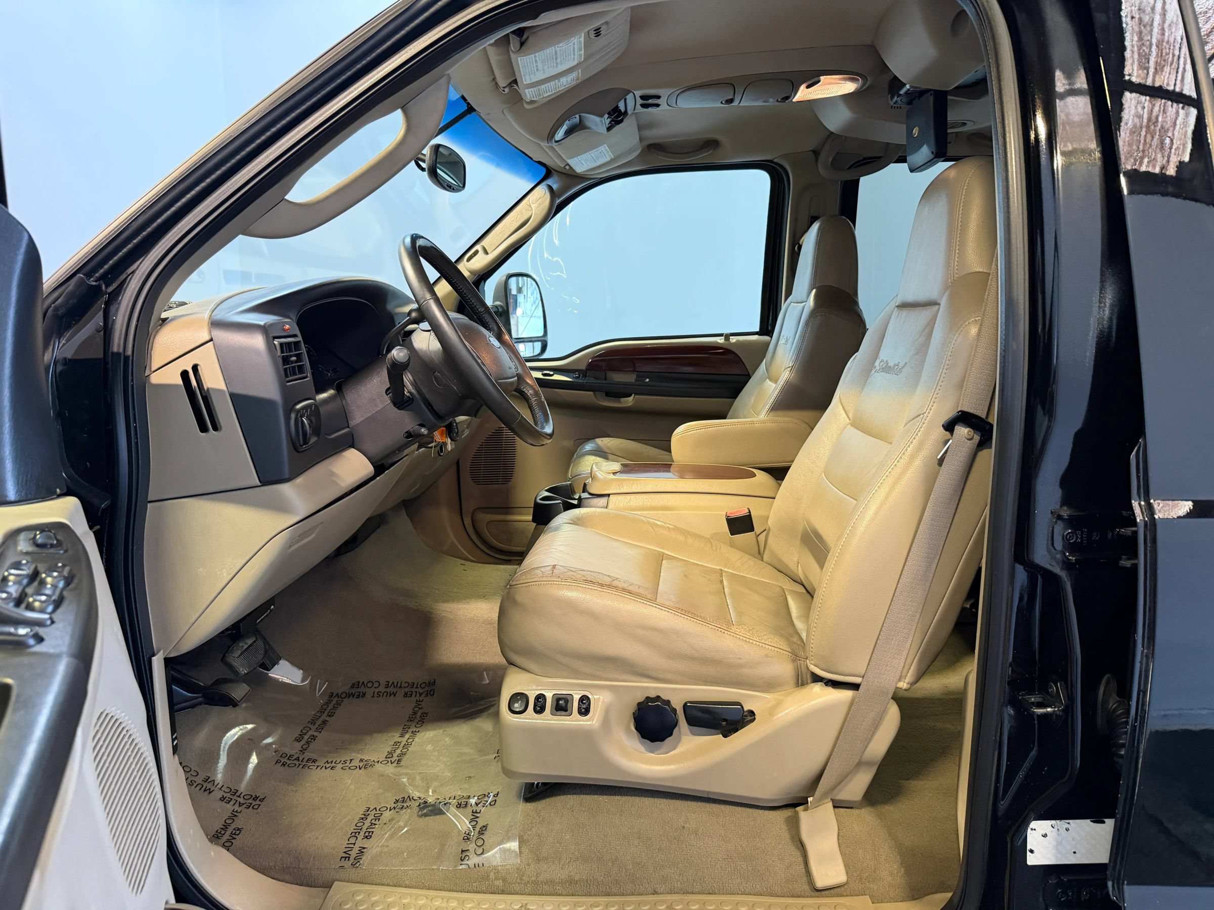 Used 2005 Ford Excursion Limited AWD/4WD image 9