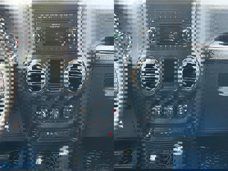 Used 2018 Jeep Wrangler Unlimited Sport w/ Connectivity Group image 12