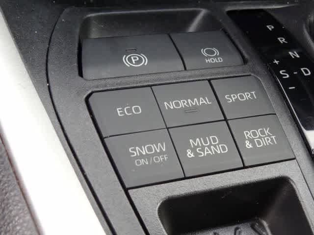 Used 2020 Toyota RAV4 XLE w/ Convenience Package AWD/4WD image 14