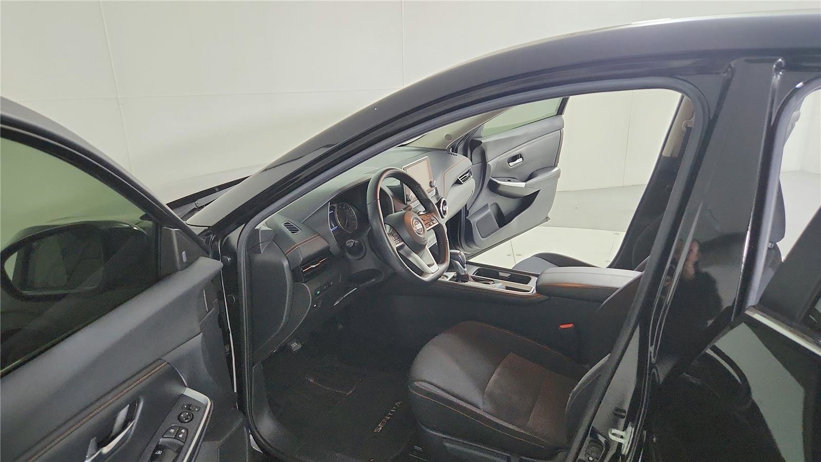 Used 2022 Nissan Sentra SR w/ Midnight Edition FWD image 9
