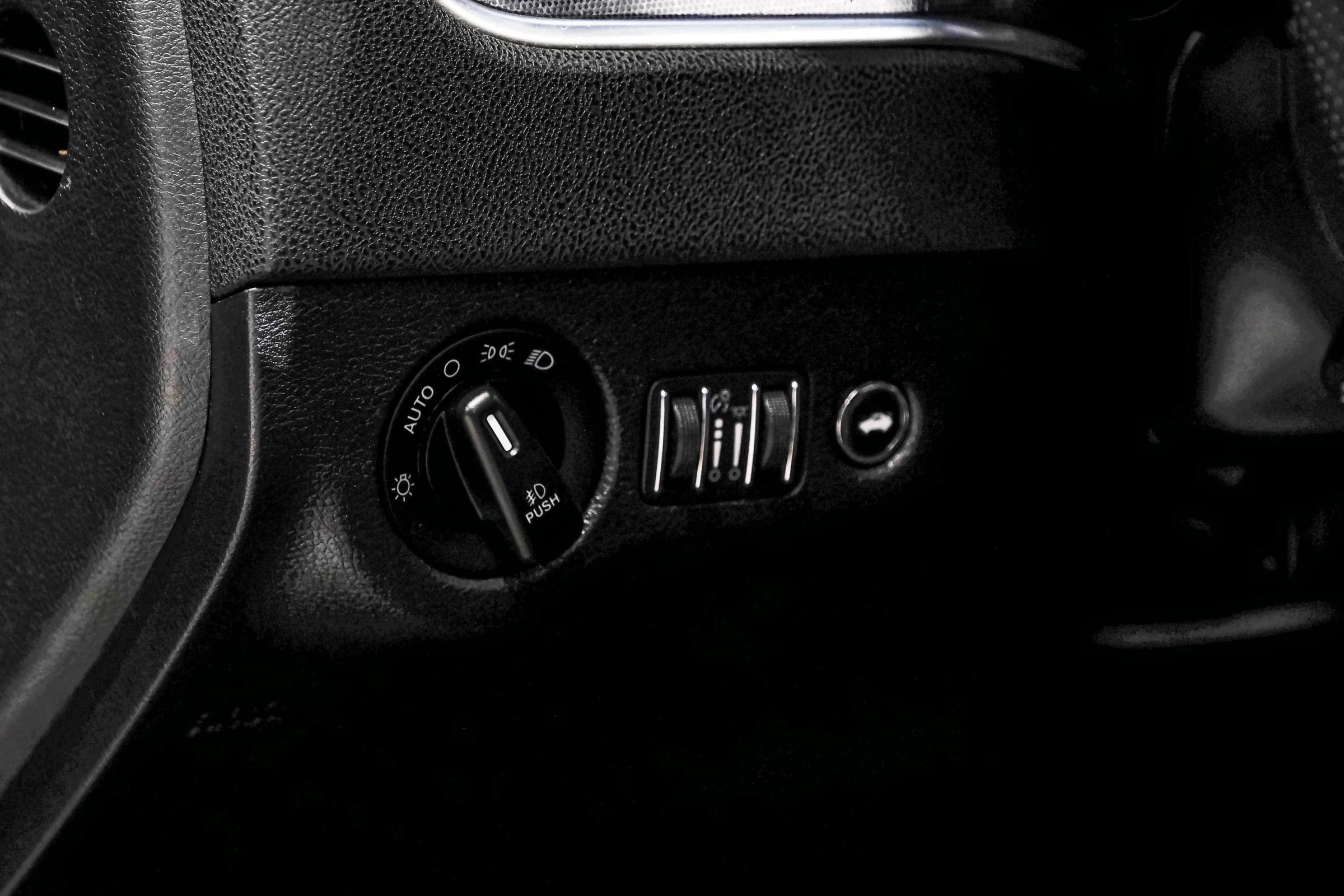 Used 2016 Dodge Charger SRT w/ Harman/Kardon Audio Group RWD image 34