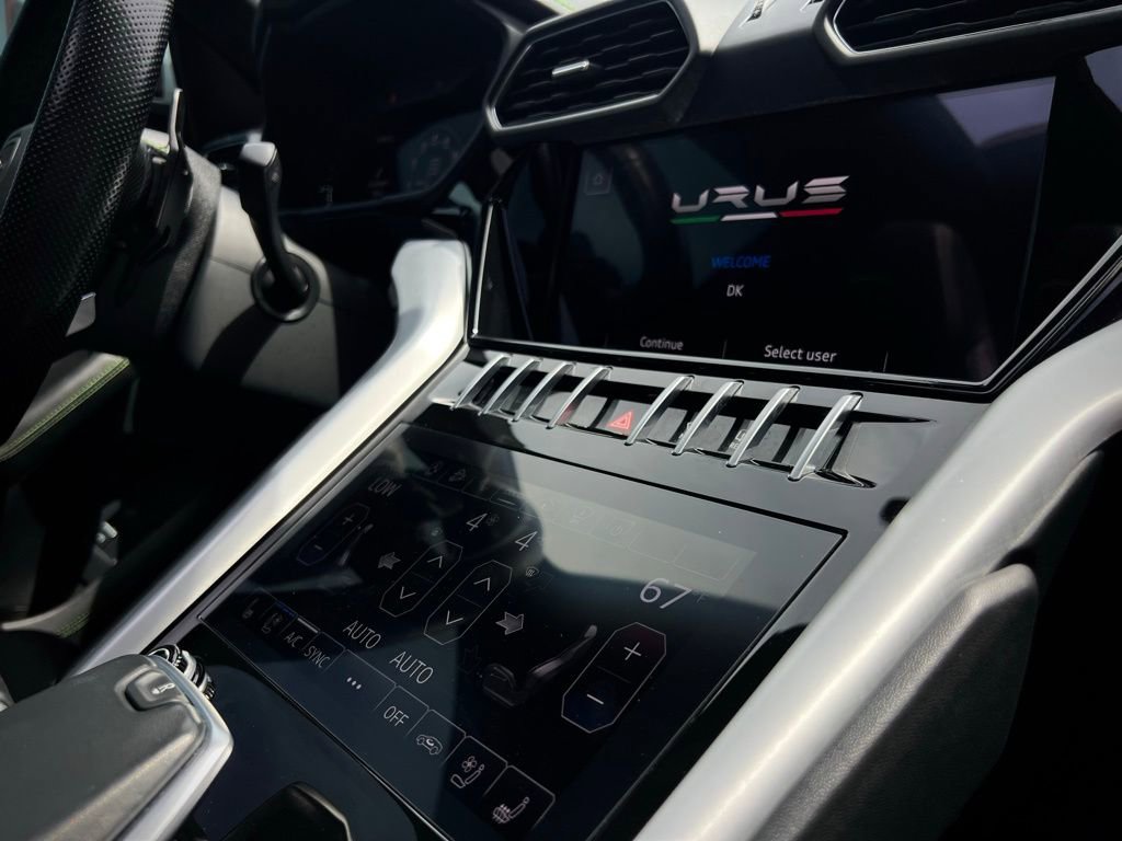 Used 2022 Lamborghini Urus image 48