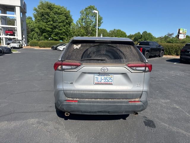 Used 2022 Toyota RAV4 LE AWD/4WD image 5