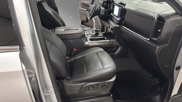 Used 2022 Chevrolet Silverado 1500 LTZ w/ Technology Package image 30