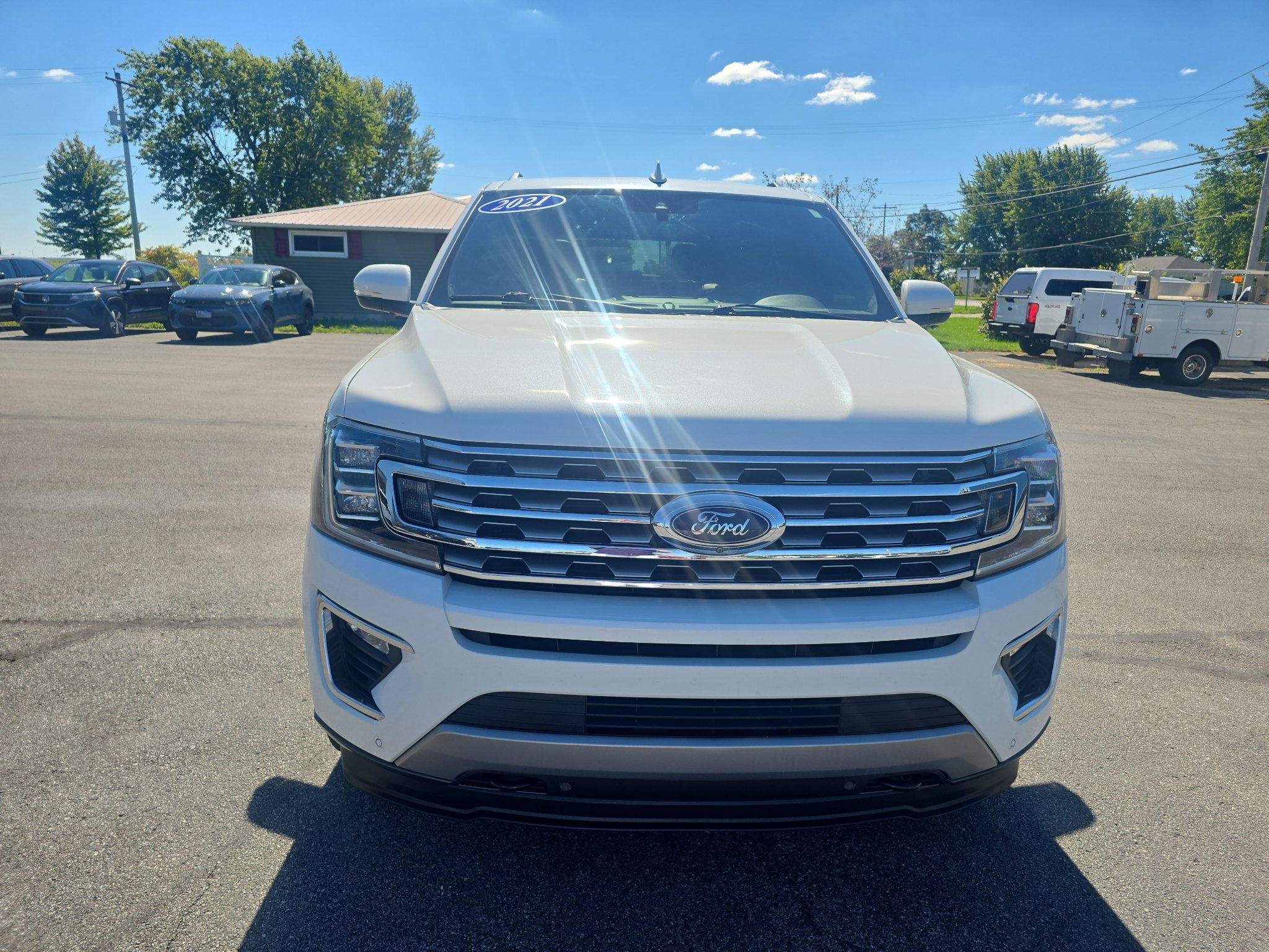 Used 2021 Ford Expedition Limited AWD/4WD image 3