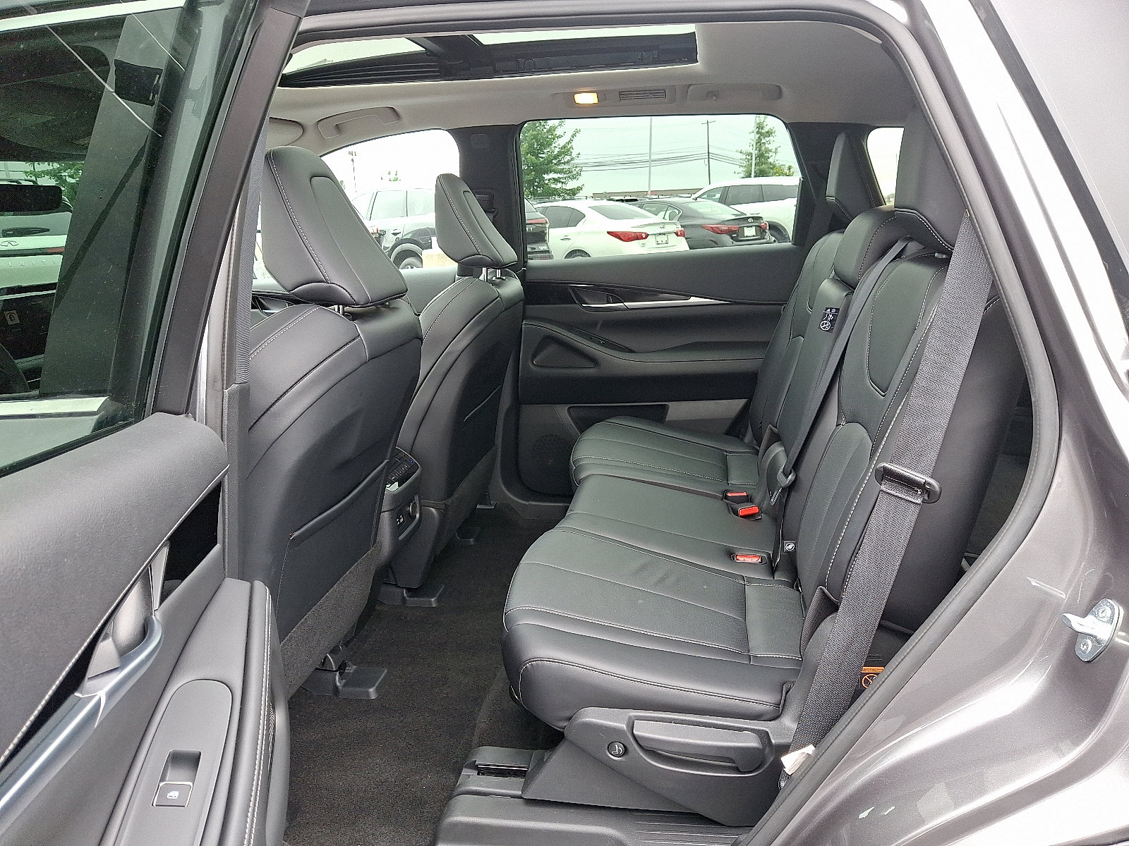 Certified 2024 INFINITI QX60 Pure image 11