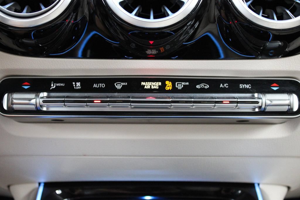 Used 2025 Mercedes-Benz GLA 250 4MATIC image 36