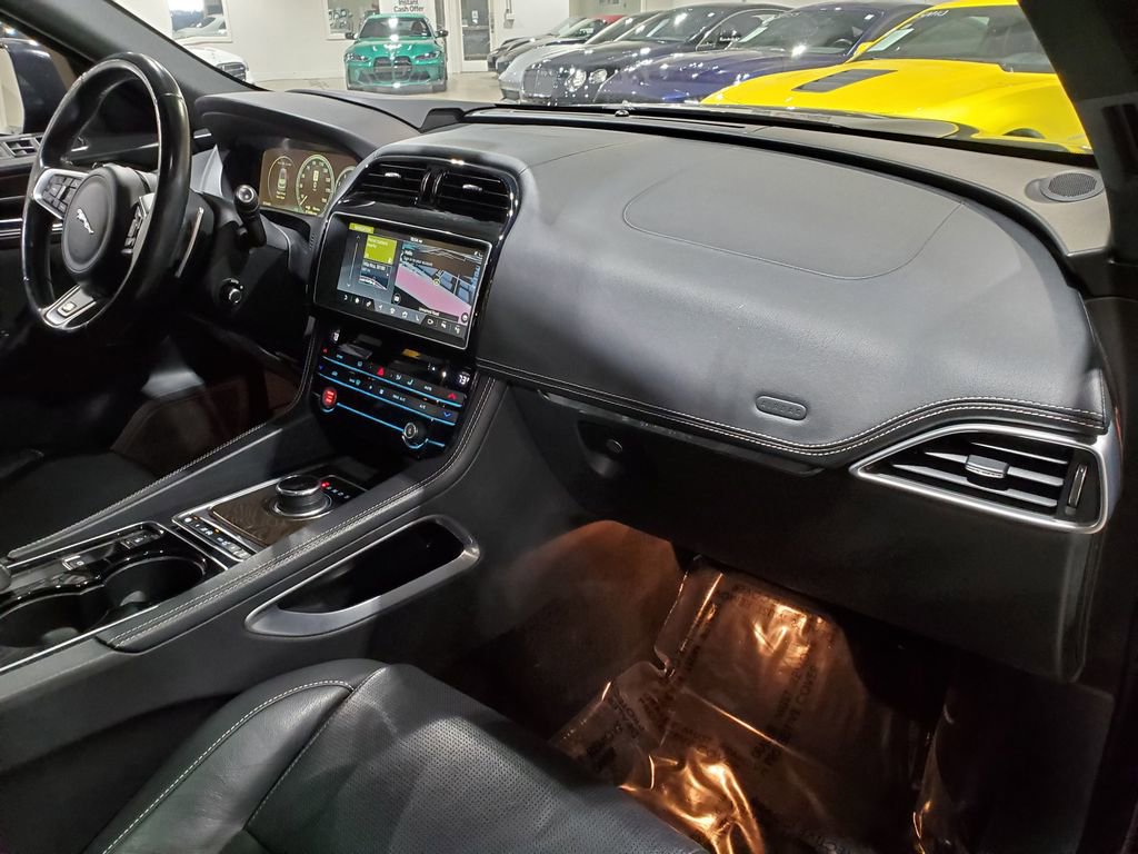 Used 2017 Jaguar F-PACE S image 14