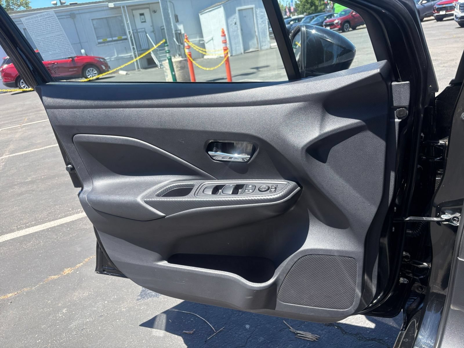 Used 2025 Nissan Versa SV FWD image 18