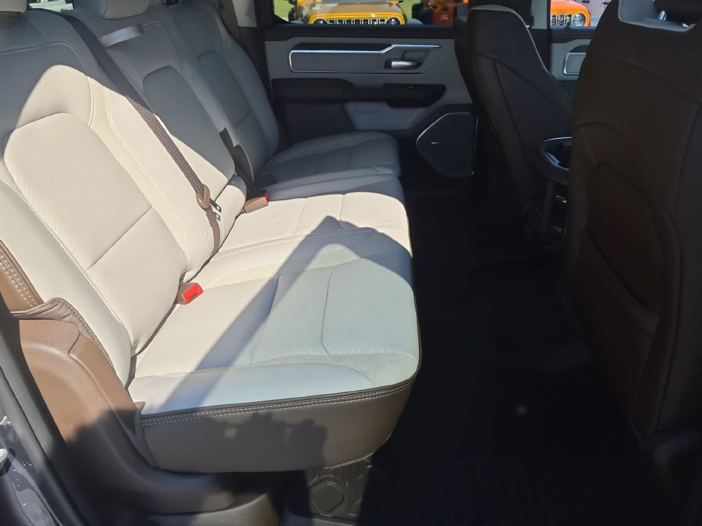 New 2027 RAM 1500 Laramie AWD/4WD image 33