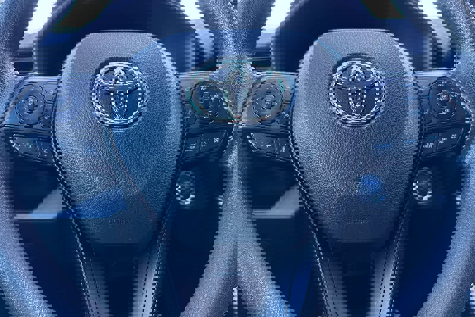 Used 2022 Toyota RAV4 XLE image 25