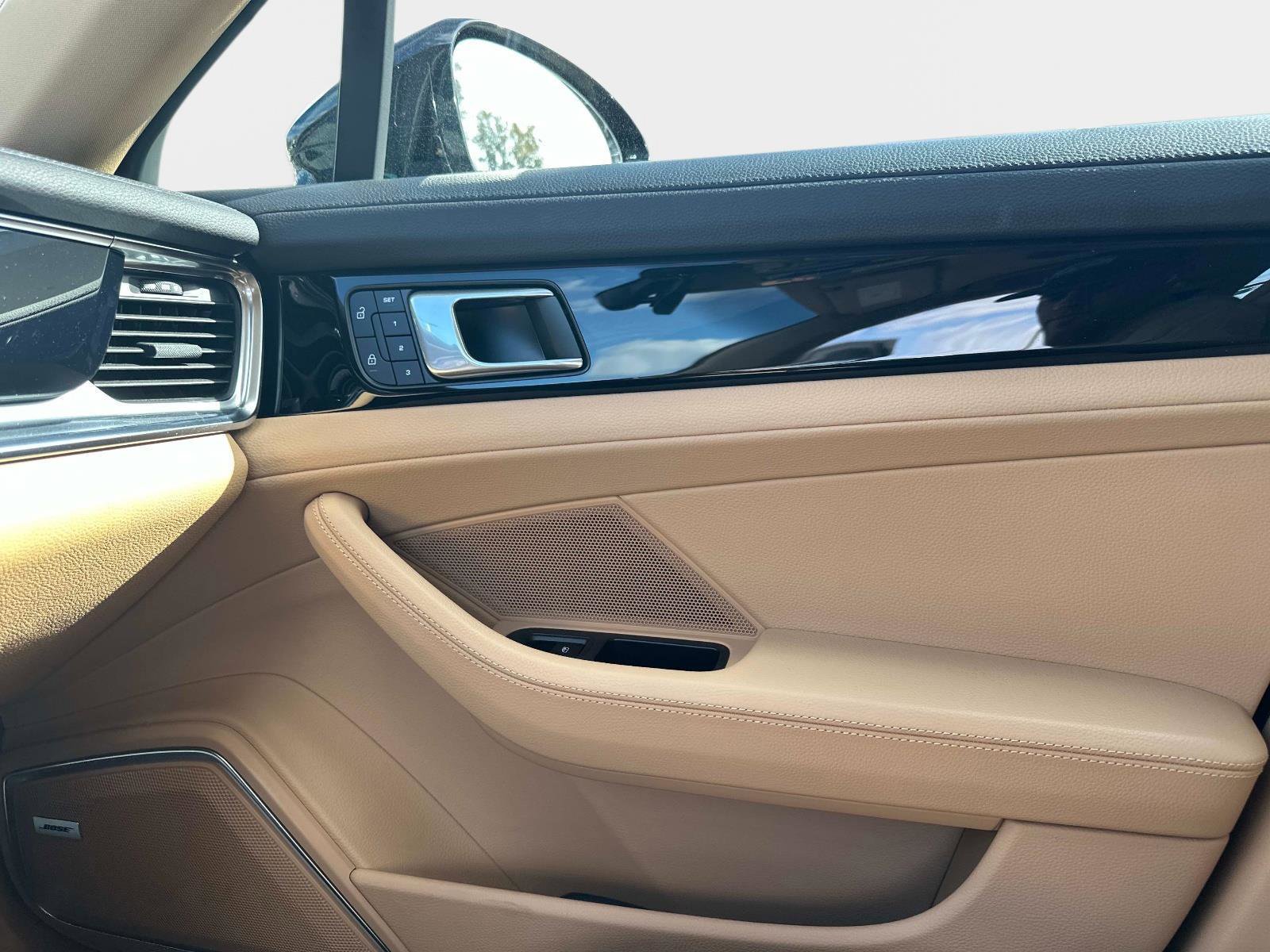 Used 2022 Porsche Panamera image 20