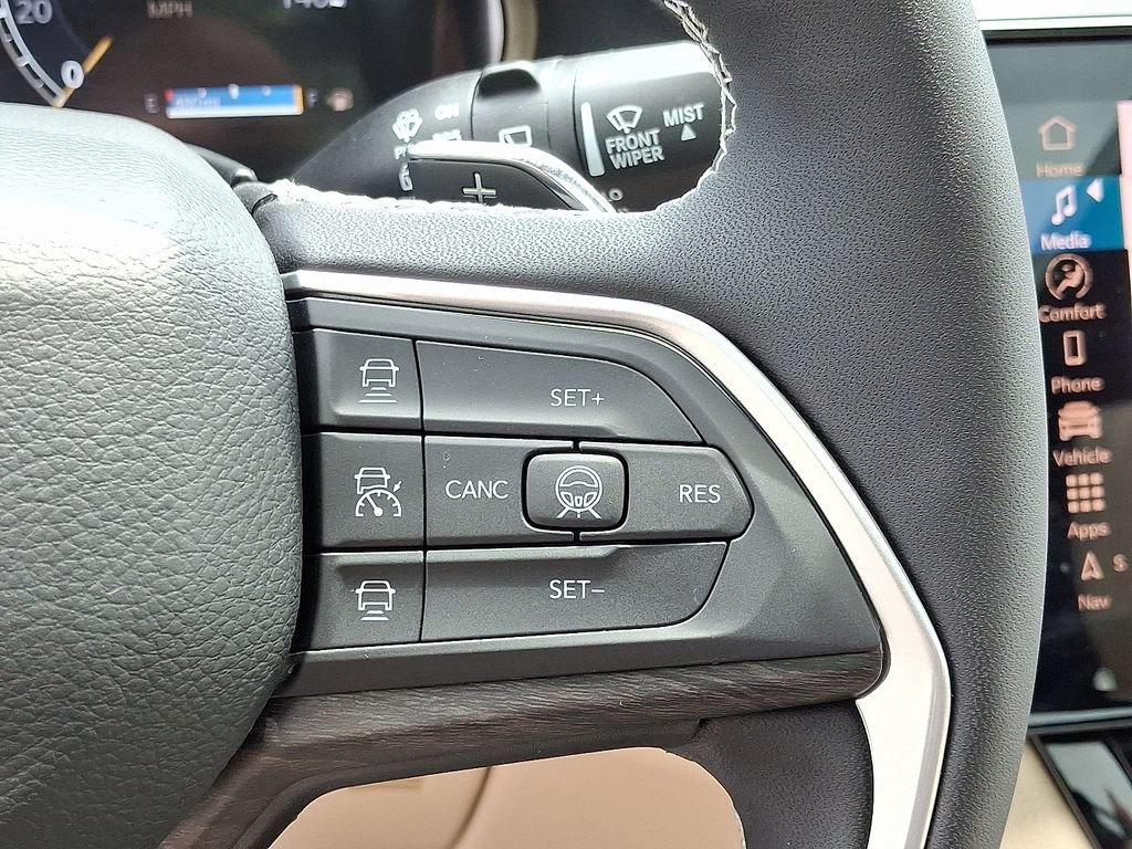 Certified 2026 Jeep Grand Cherokee Limited w/ Limited Altitude Package AWD/4WD image 23