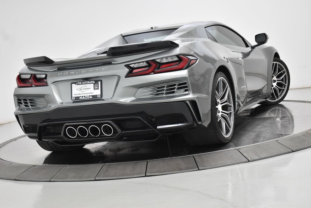 Used 2024 Chevrolet Corvette Z06 RWD image 18