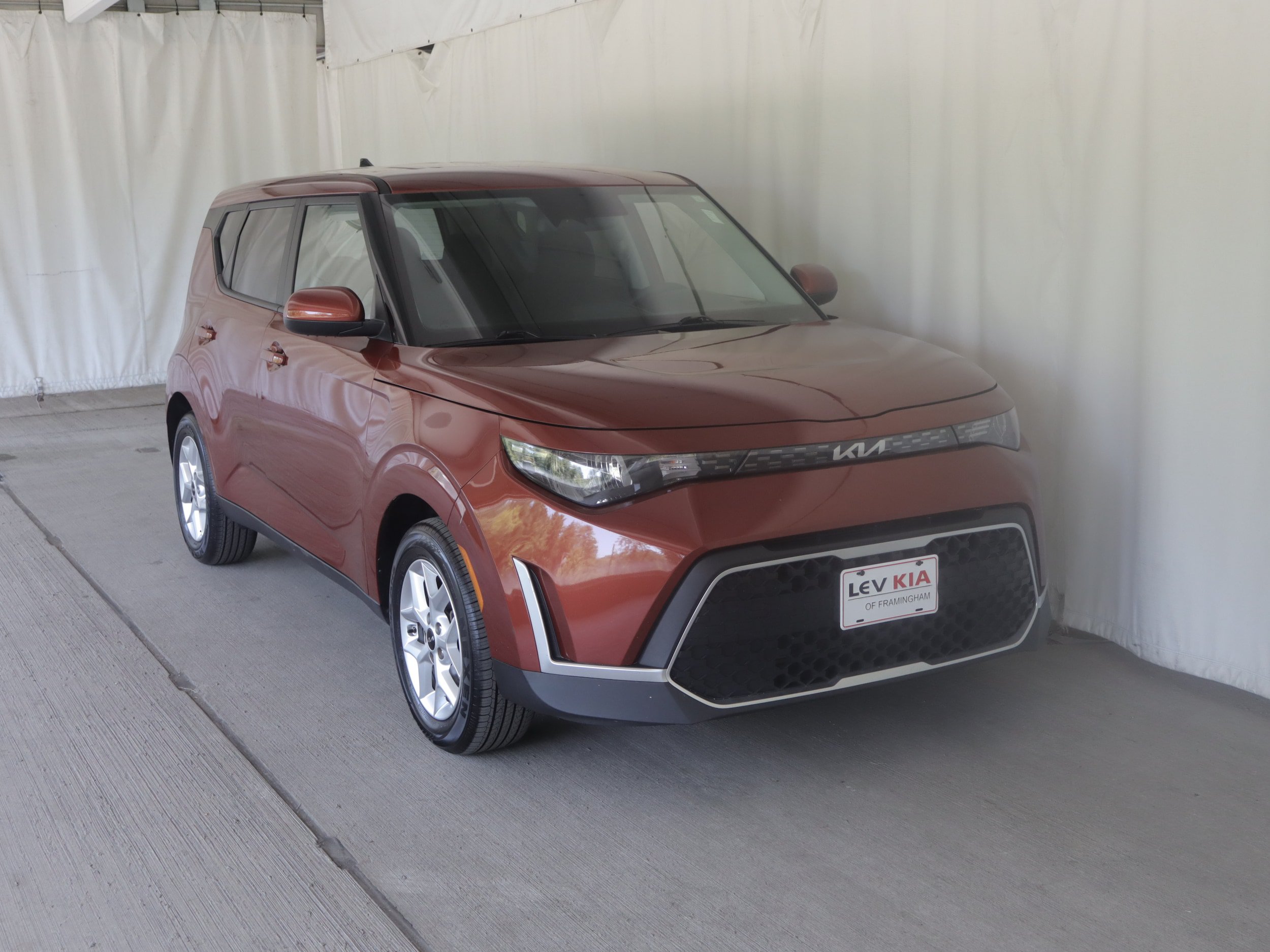 Used 2023 Kia Soul LX w/ LX Technology Package FWD image 1