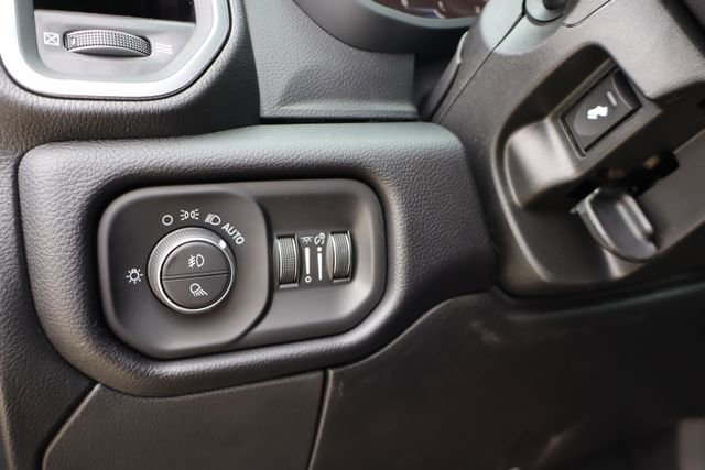 New 2026 RAM 3500 Laramie AWD/4WD image 21
