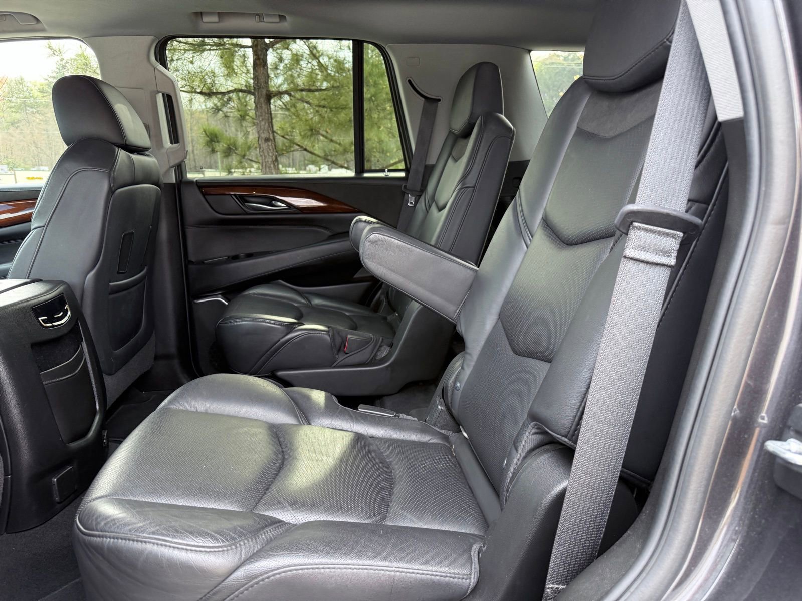 Used 2018 Cadillac Escalade Luxury image 38