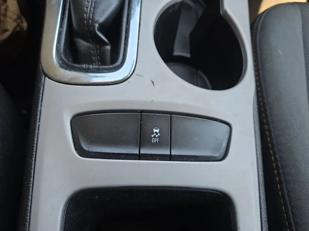 Used 2017 Chevrolet Cruze LS FWD image 28