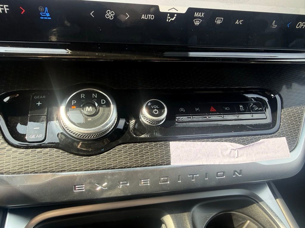 New 2026 Ford Expedition Max Platinum image 18