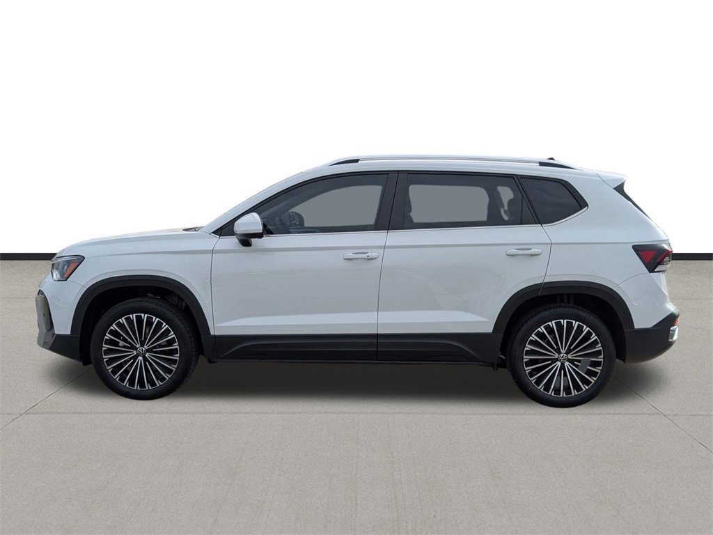 New 2026 Volkswagen Taos SE image 8