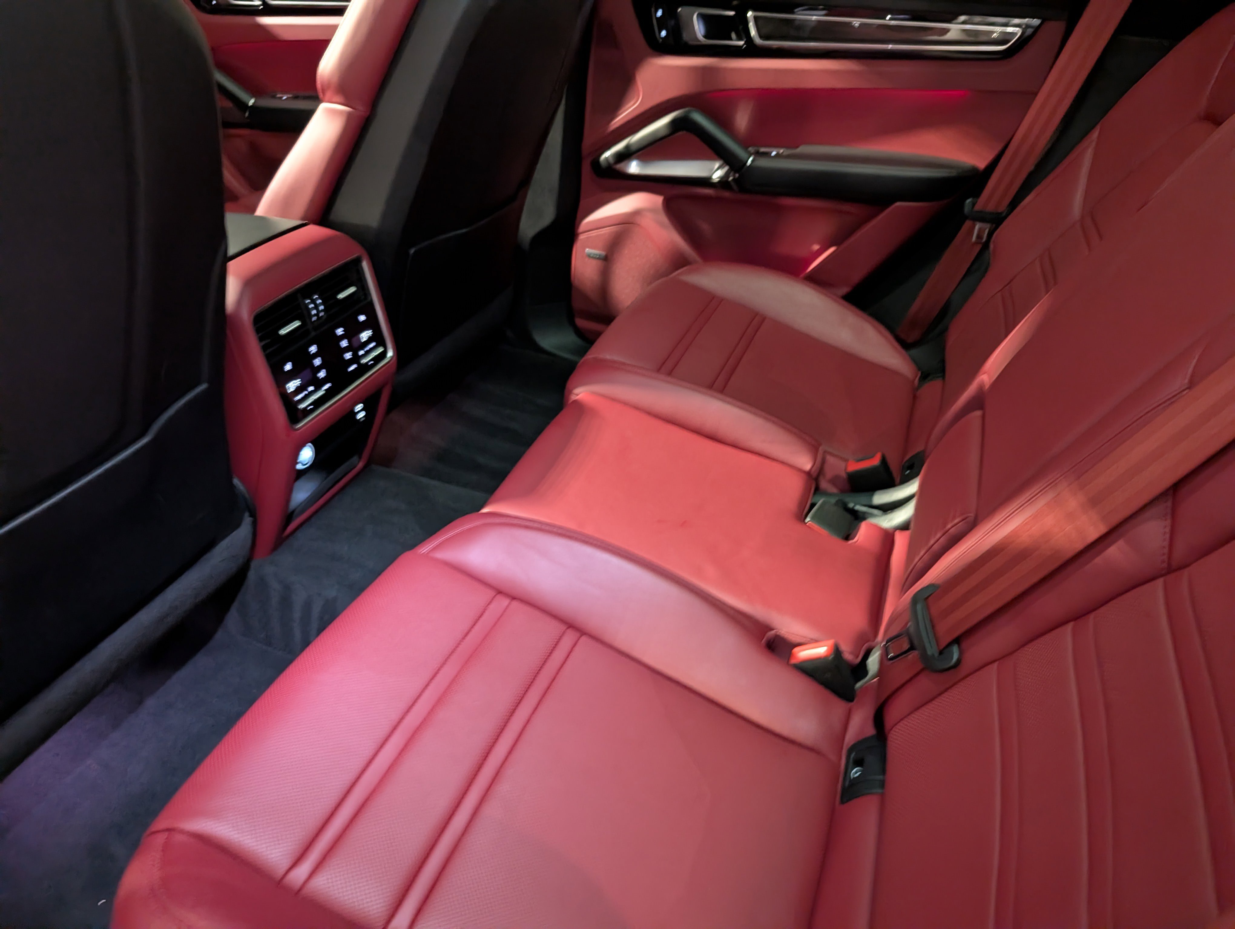Certified 2022 Porsche Cayenne Turbo image 20