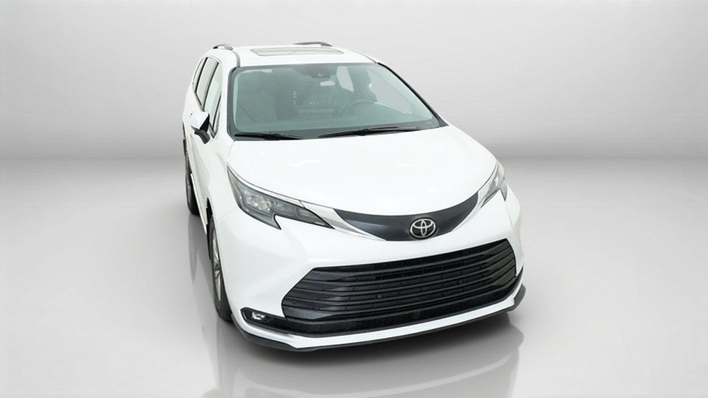 New 2026 Toyota Sienna XLE FWD image 17