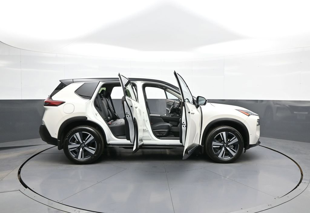 Used 2023 Nissan Rogue SL w/ SL Premium Package image 42