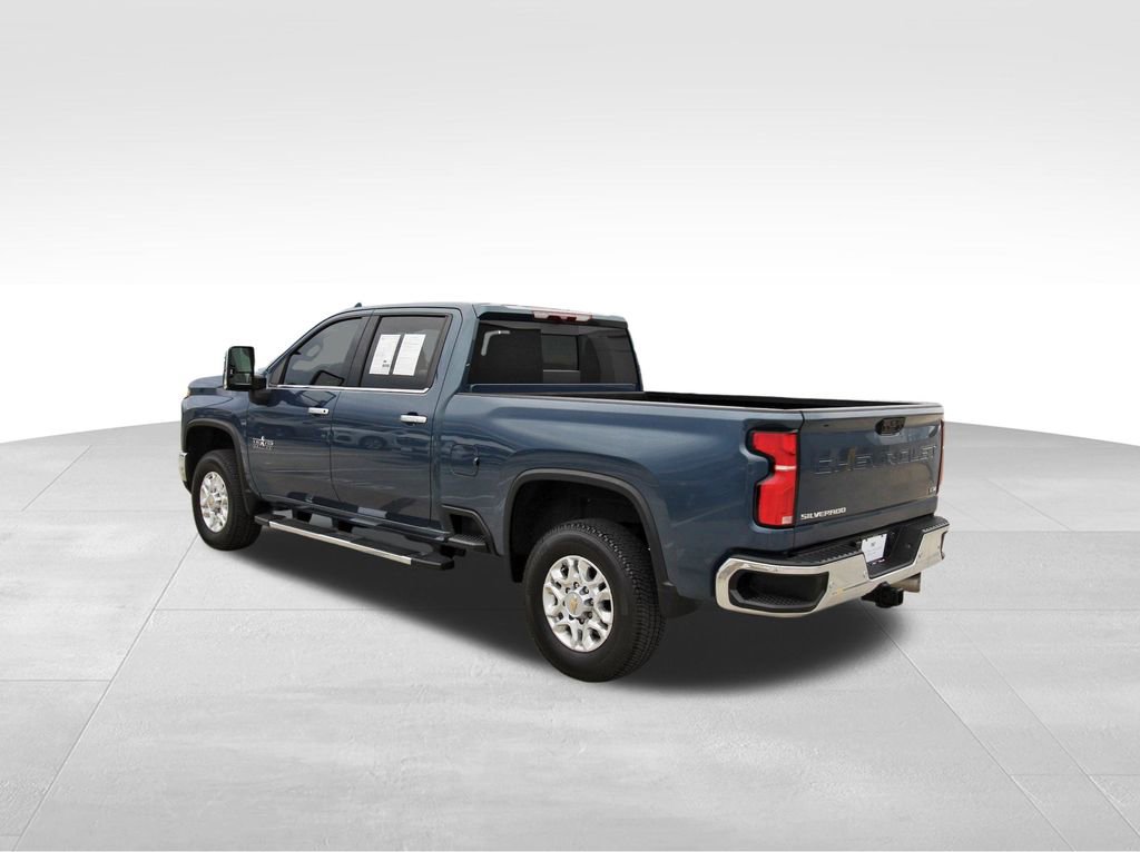 Used 2024 Chevrolet Silverado 2500 LTZ w/ LTZ Texas Edition video 3