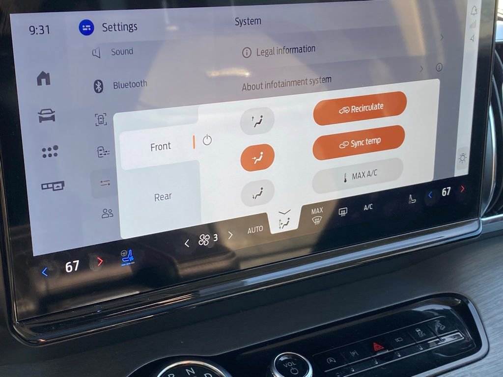 Used 2025 Ford Expedition Platinum image 17