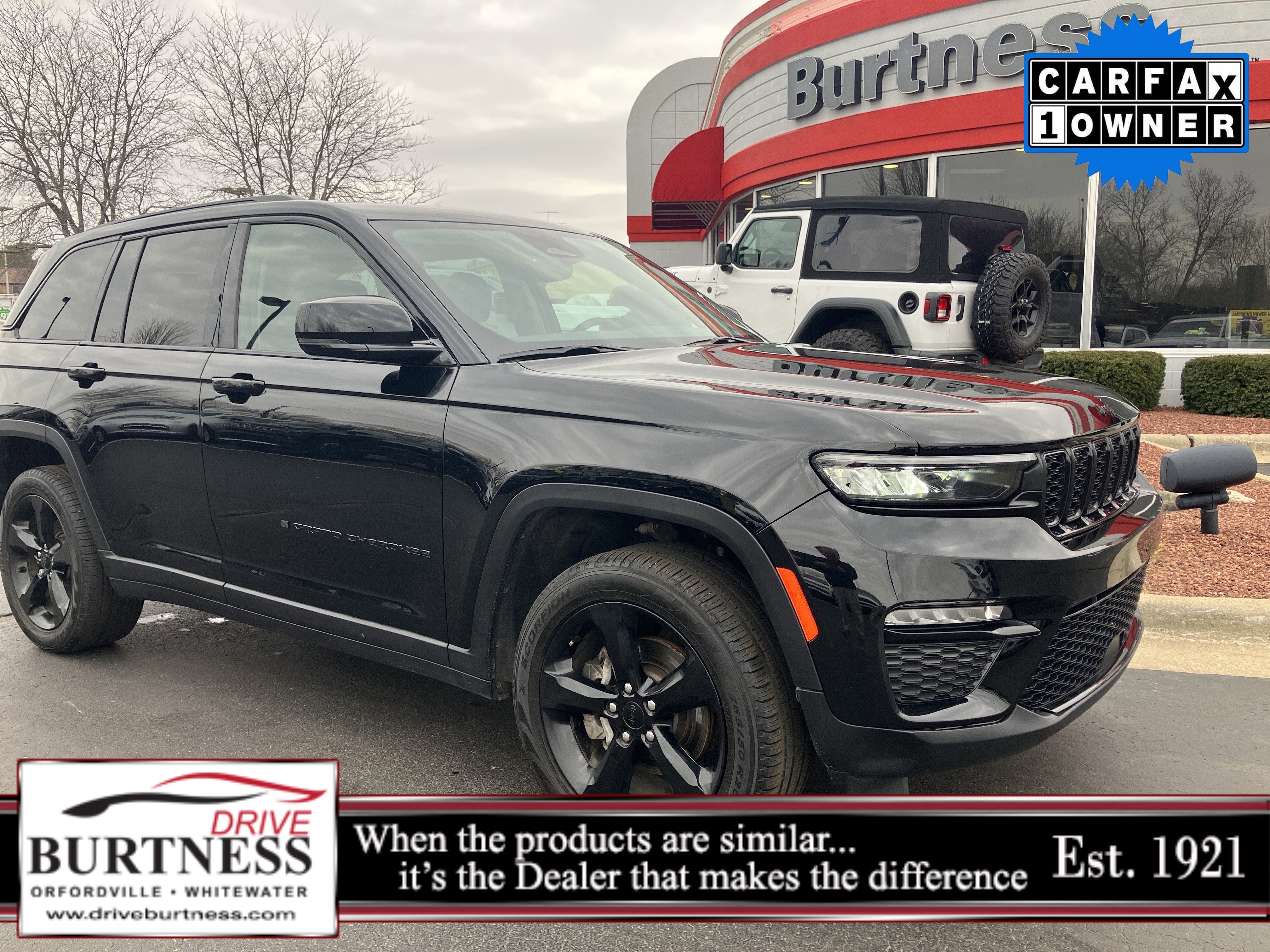 Used 2023 Jeep Grand Cherokee Limited w/ Black Appearance Package image 1