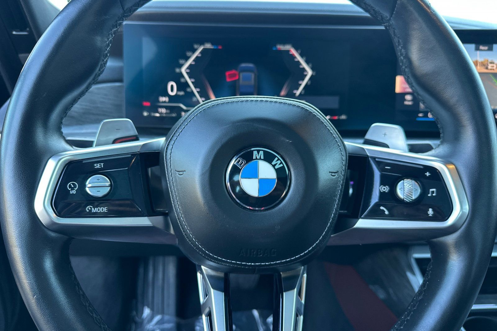 Used 2025 BMW 740i image 34