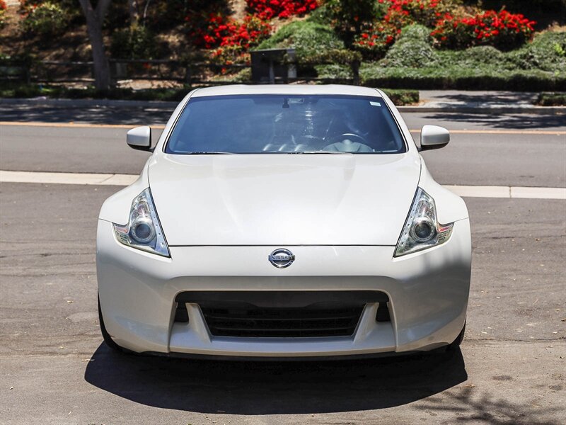 Used 2010 Nissan 370Z Coupe RWD image 7