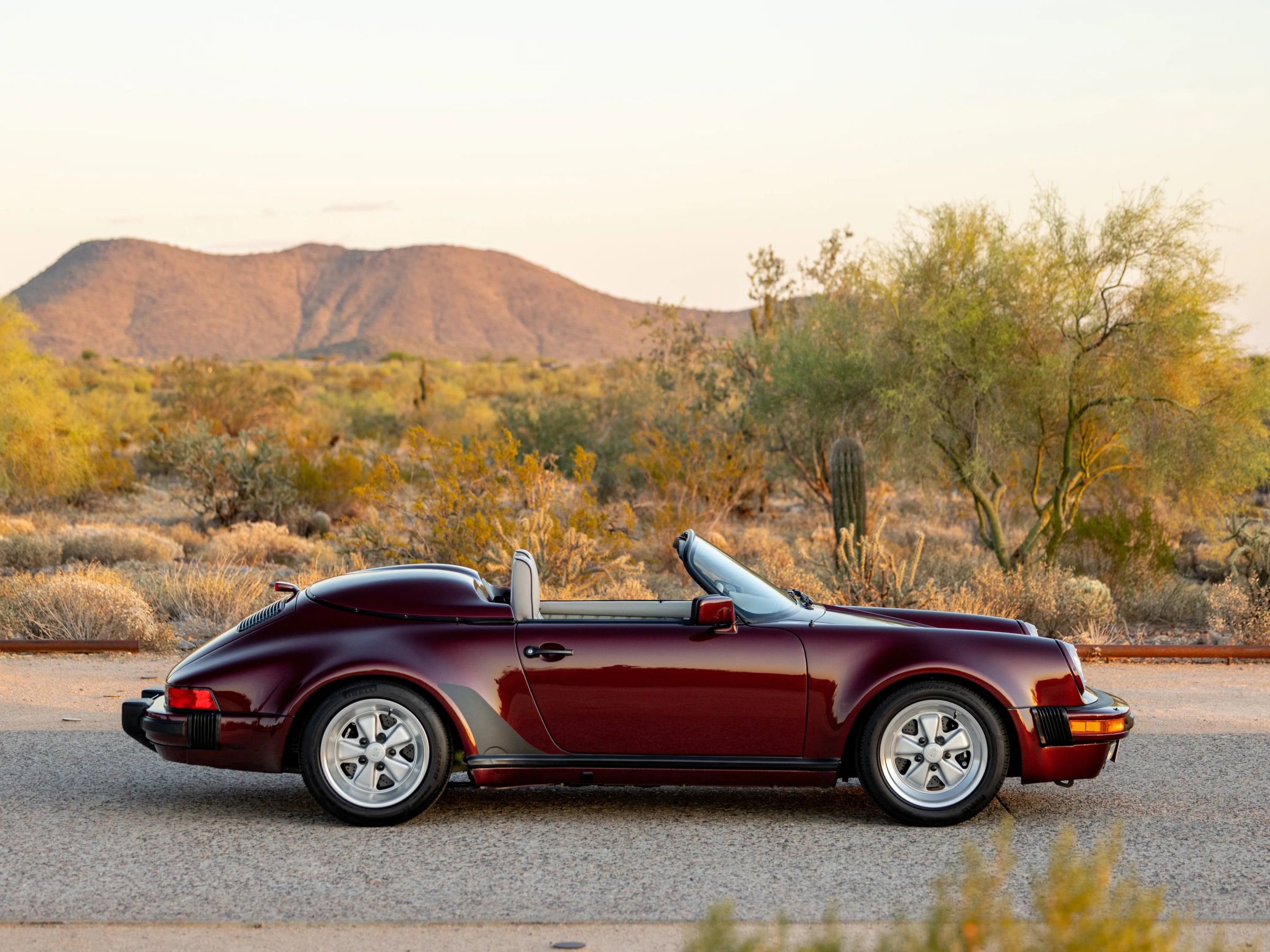 Used 1989 Porsche 911 Carrera RWD image 10