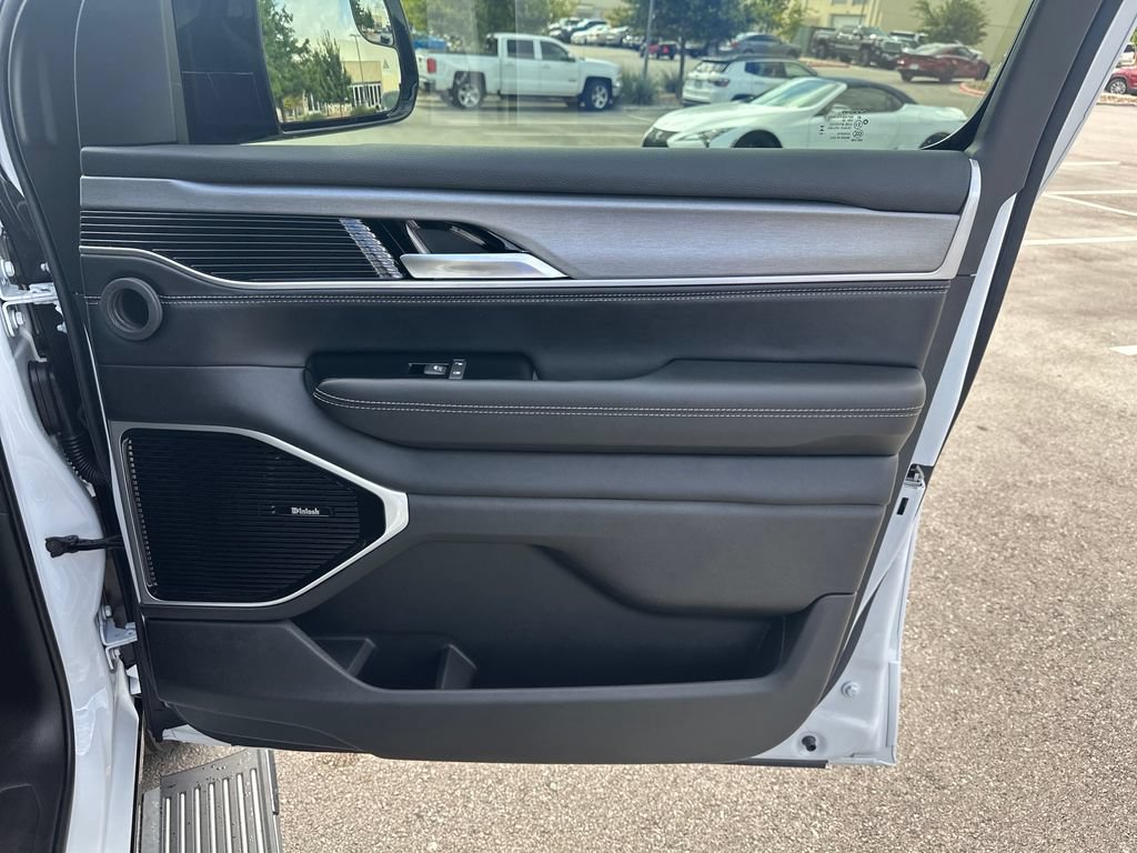 New 2026 Jeep Grand Wagoneer L Limited AWD/4WD image 36
